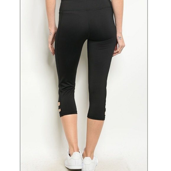 1 XL LEFT!! NWT athletic capris with side opening - Picture 3 of 3